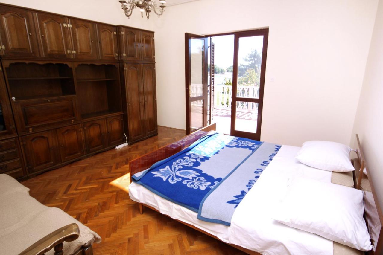 Apartments By The Sea Privlaka, Zadar - 666 Kültér fotó
